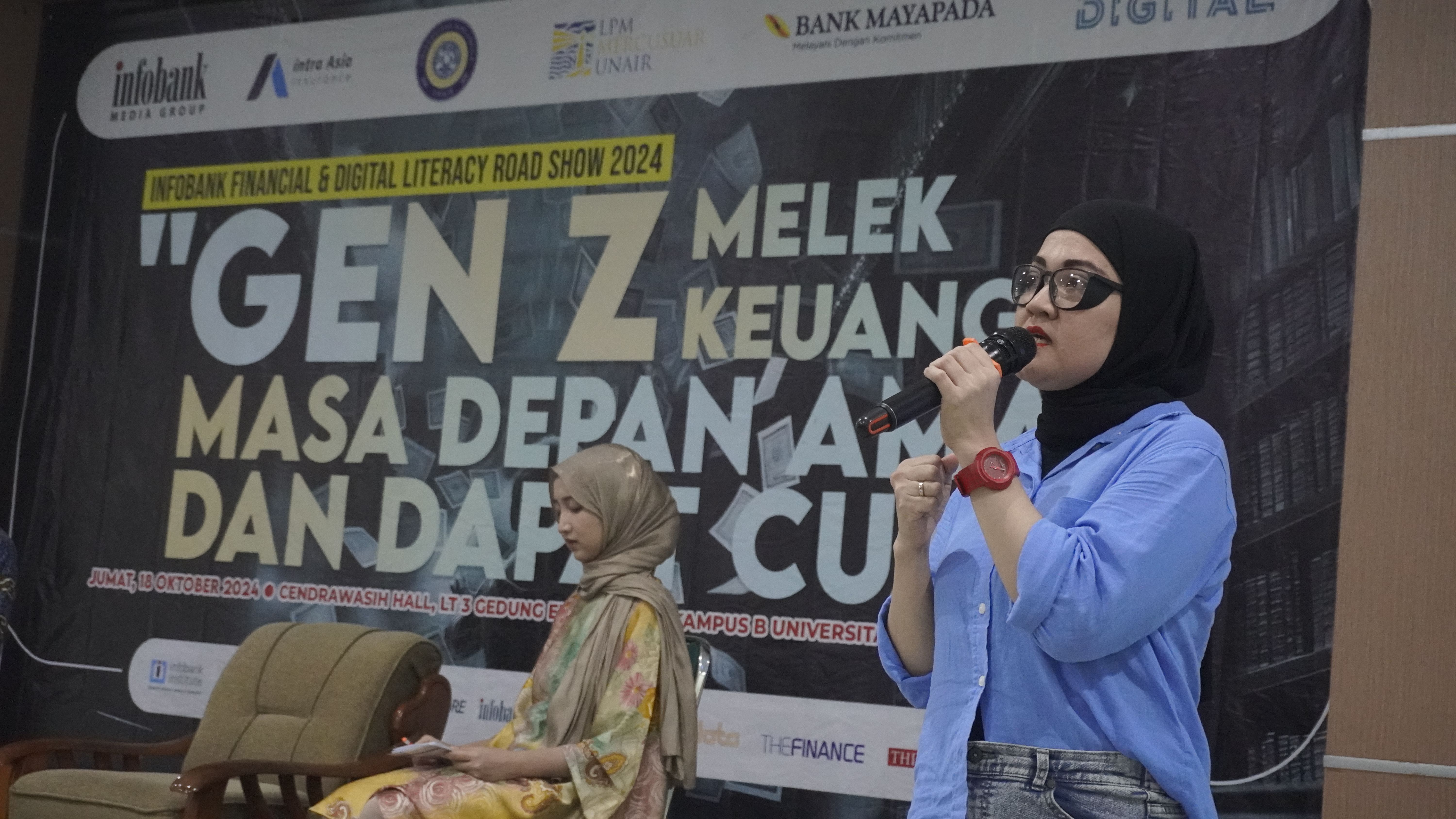 PT Asuransi Intra Asia serta LPM Mercusuar Universitas Airlangga menggelar literasi keuangan bertemakan 'Gen Z Melek Keuangan